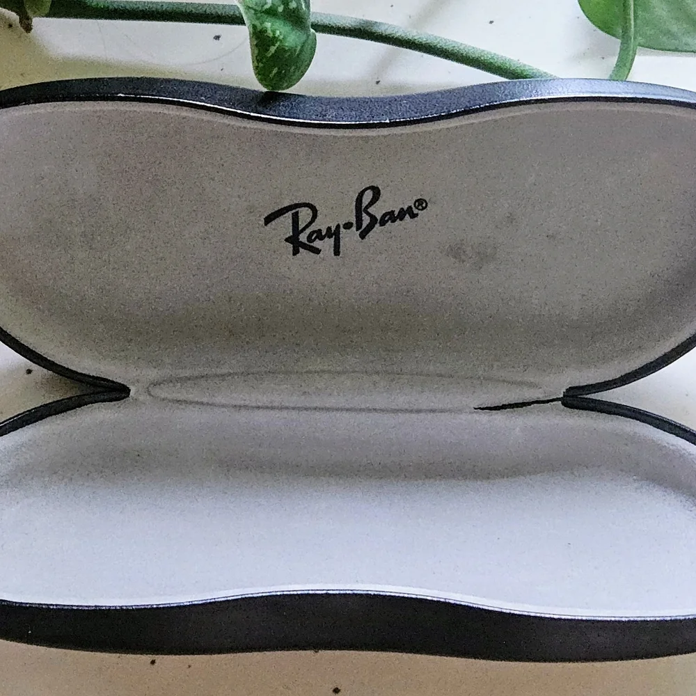 Ray-Ban Sun/Eyelasses Hard Leather Case, Portable Flip Top Clamshell, Black 6.5